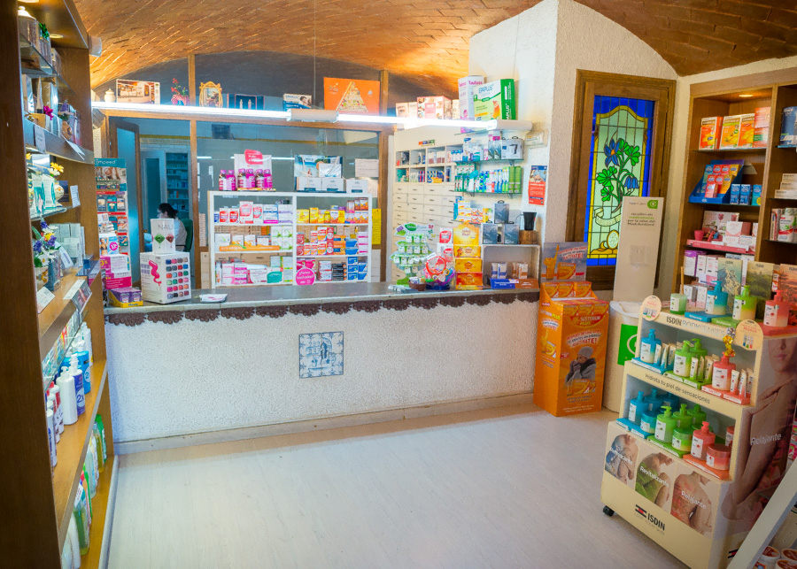 Mostrador de la farmàcia Teruel Ampuy